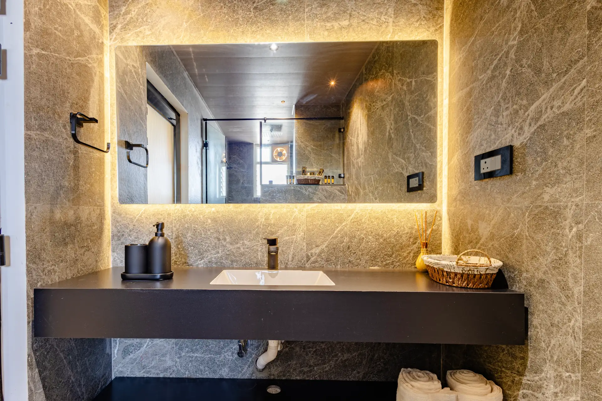 Suite view 5